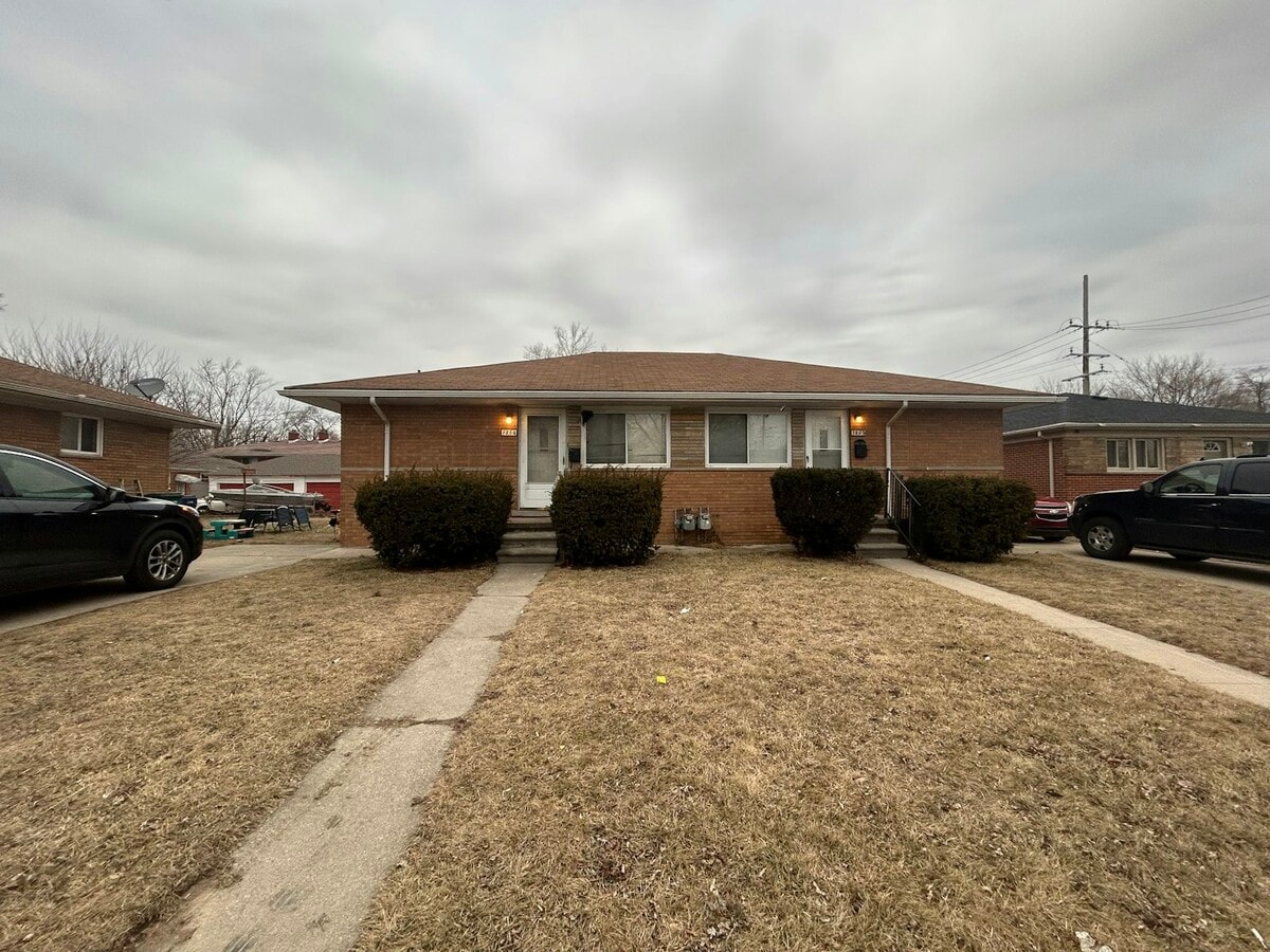 Photo - 1868 Hamilton Ave