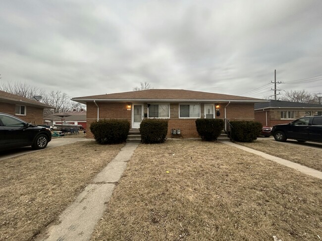 Photo - 1868 Hamilton Ave