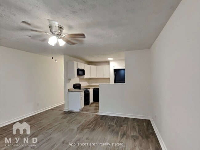 Photo - 605 Cedar Ave NW