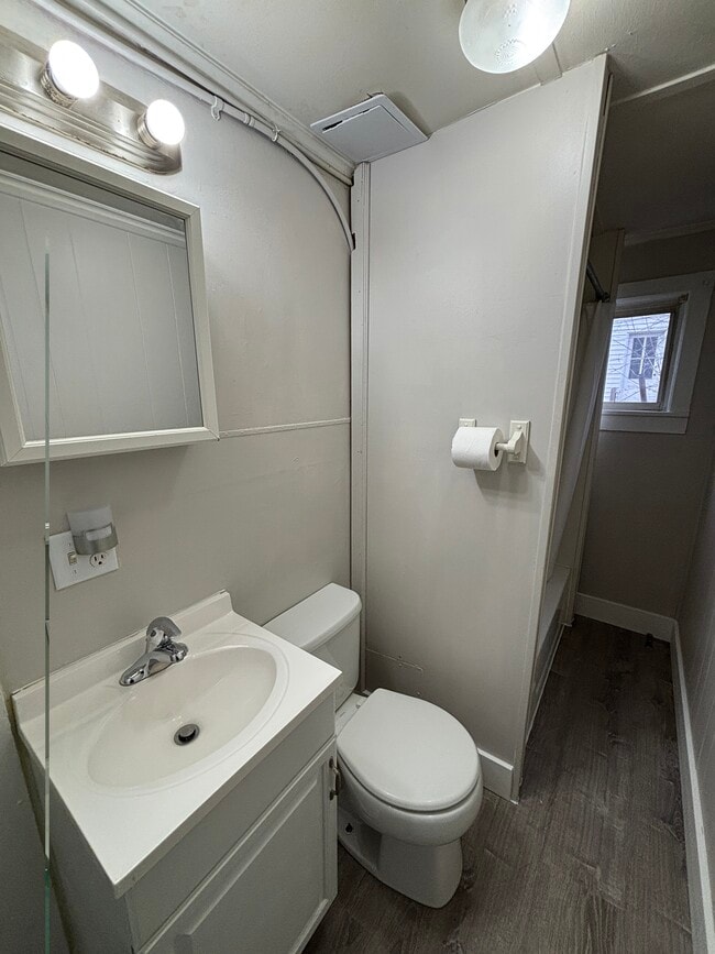 Photo - 18 Seminary Ave Unidad 18.5 Seminary-1