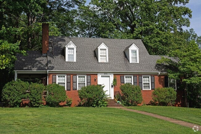 Building Photo - Spacious Fry's Spring Home