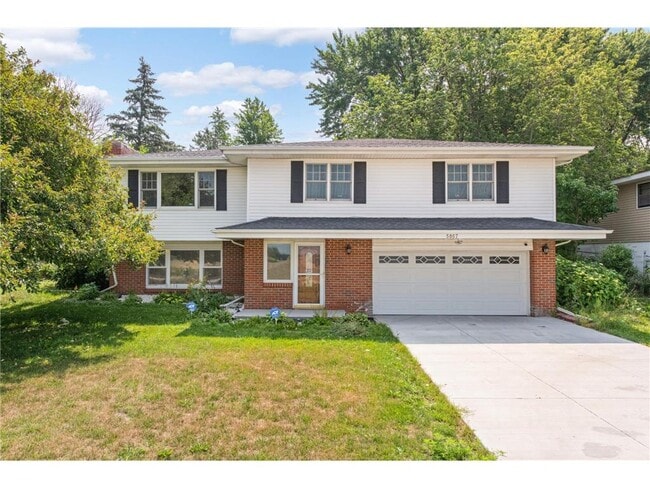 Photo - 5867 Central Ave NE