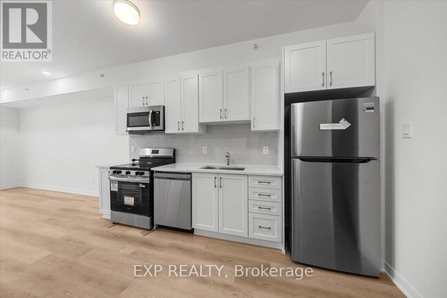 Photo - 3600 Brian Coburn Blvd. Unité 211