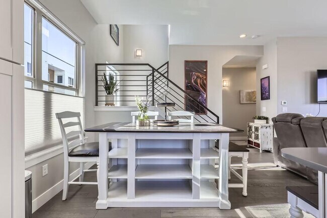 Photo - 5409 Allison St Unit ID1338727P