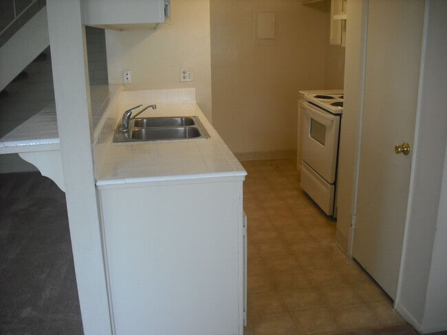 Photo - MODERN UPDATED TOWNHOUSE