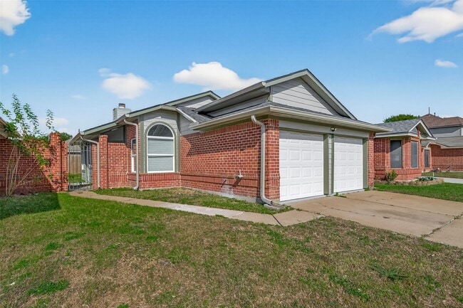 Building Photo - 6619 Misty Dale Dr