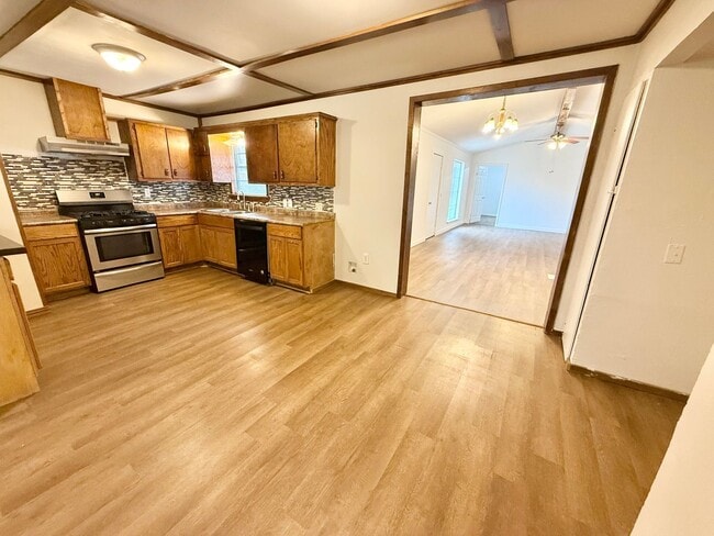 Photo - 4-bed, 3-bath, HUGE yard!