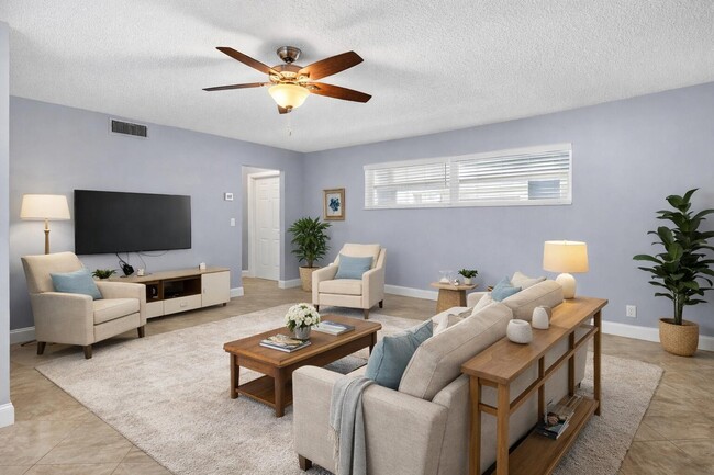 Building Photo - 18 Colonial Club Dr Unit 203