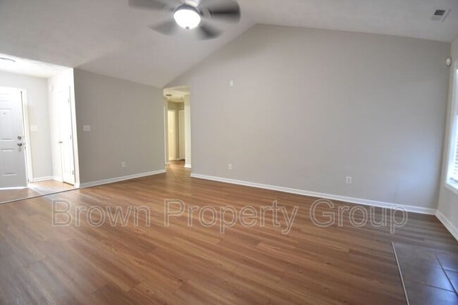 Photo - 5609 Thackeray Dr