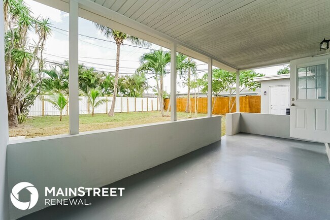 61 NW 48th St