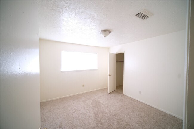 Photo - 12327 Shannon Hills Dr