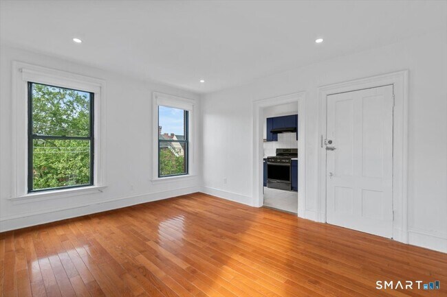 48 Trumbull St Unit 3