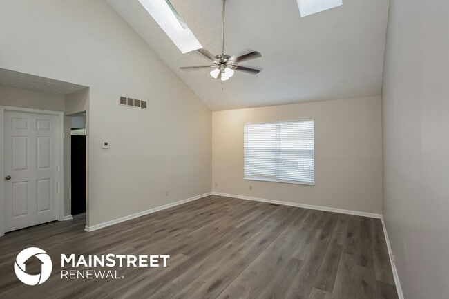 Photo - 4110 Luxembourg Cir W