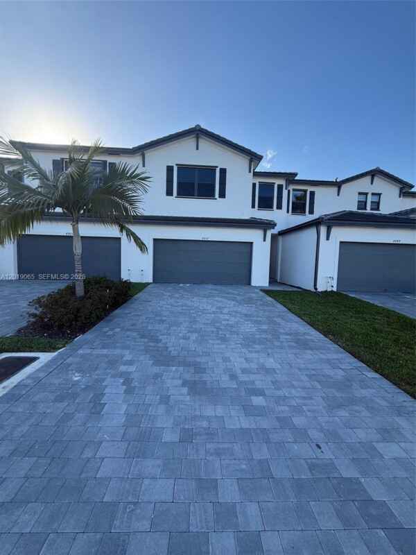 Photo - 4957 Oakmont Dr