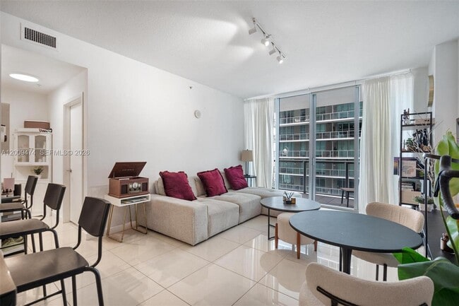 Photo - 79 SW 12th St Unit 2908-S