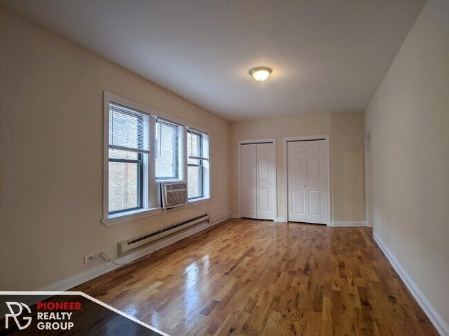 Photo - 3732 N Pine Grove Ave