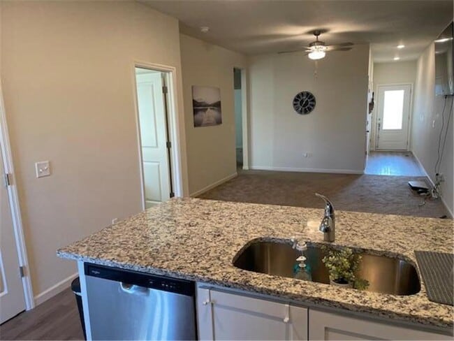 Photo - 39873 Fallbrook Ave