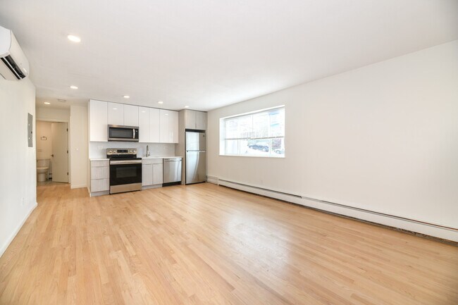 196 Hillside St Unit 3