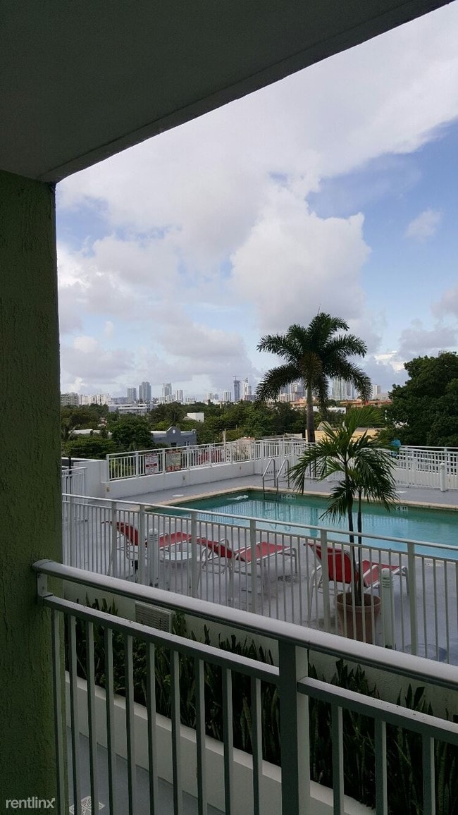 Photo - 2 br, 2 bath Condo - 219 NW 12th Ave 2 ba...