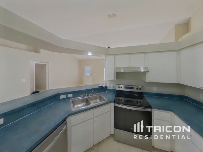Photo - 25410 Rancagua Dr