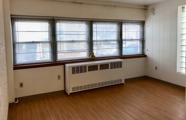 Photo - Campus Square Apartments