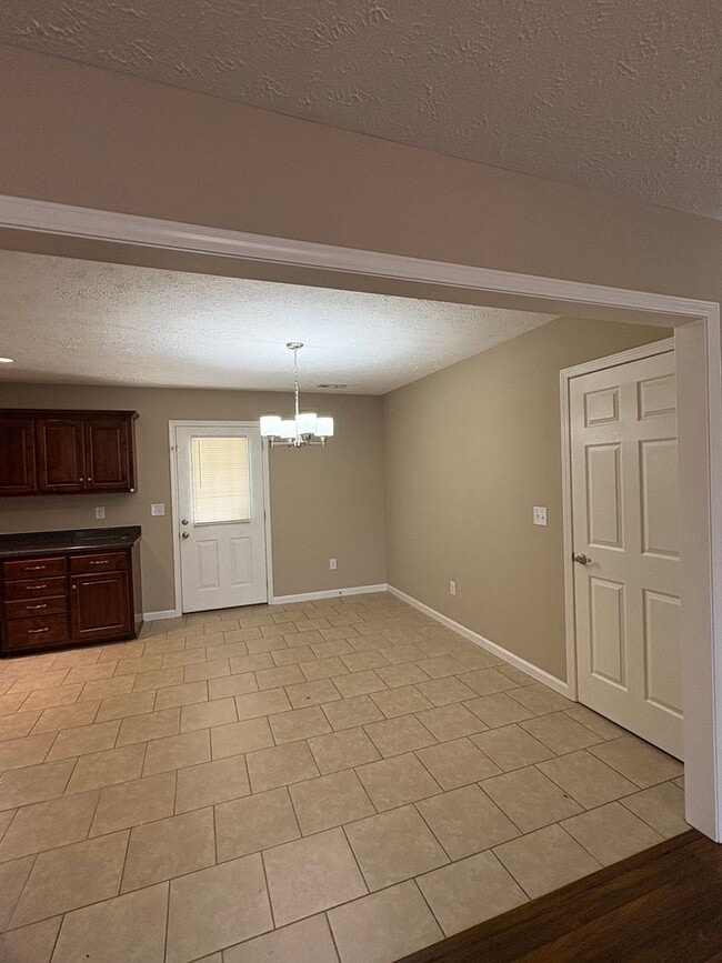 Photo - 379 Hendrixson Dr