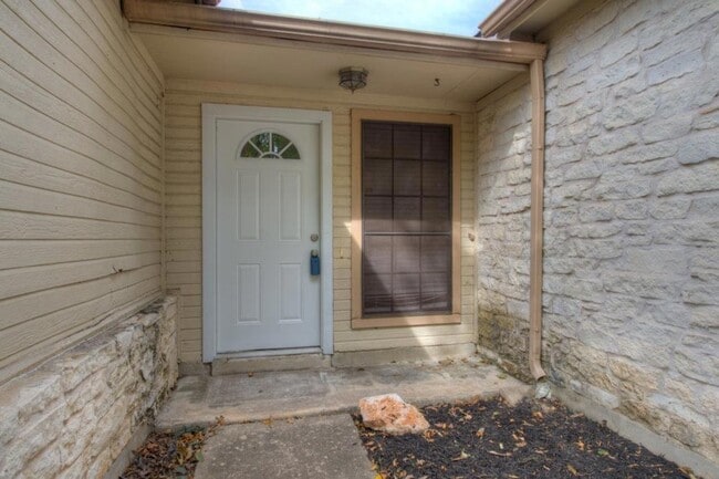 Photo - 1710 Woodwind Ln
