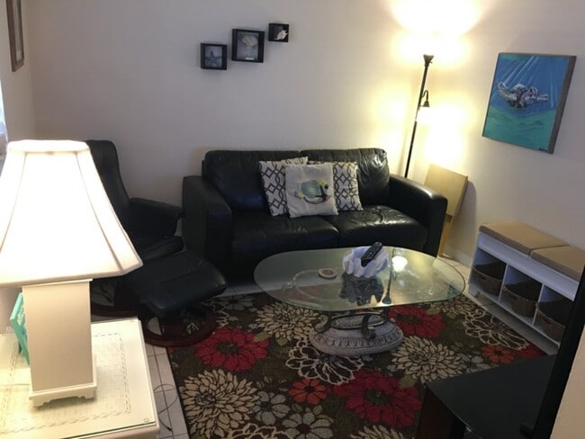 Photo - 211 Circle Dr