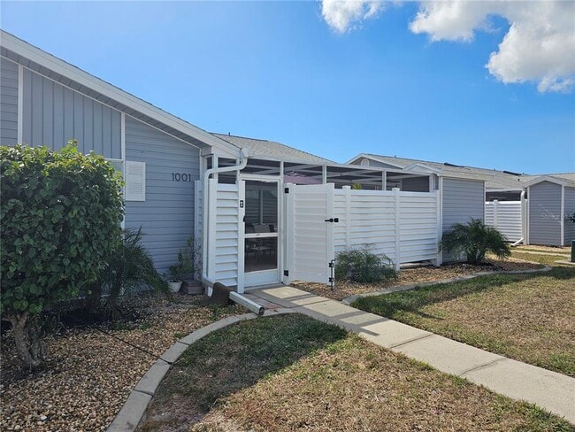 Building Photo - 3300 Loveland Blvd Unit 1001