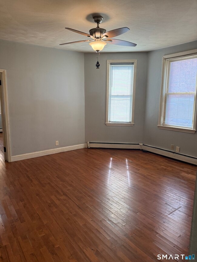 Building Photo - 123 Putnam St Unit 1st Floor