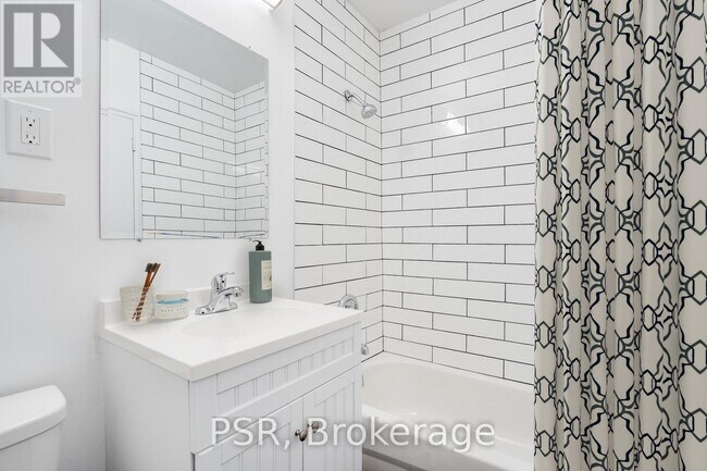 Photo - 600 Eglinton Ave W Unit 105