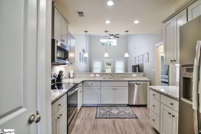 Photo - 826 Stonebriar St