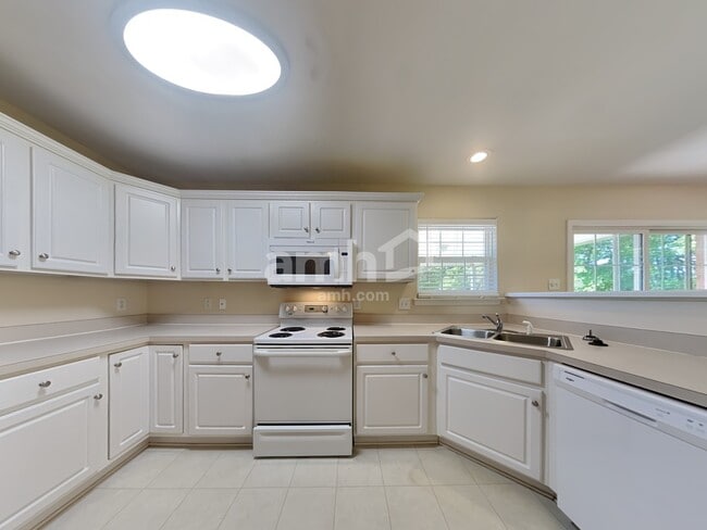 Photo - 3146 Jenkins Dr