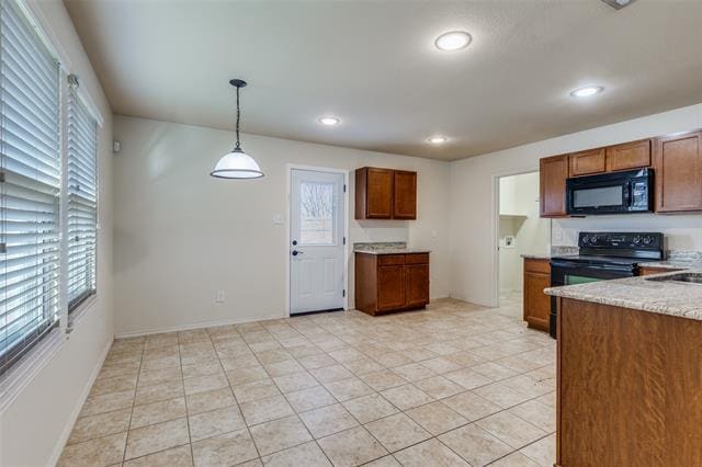 Photo - 16333 Severn Ln