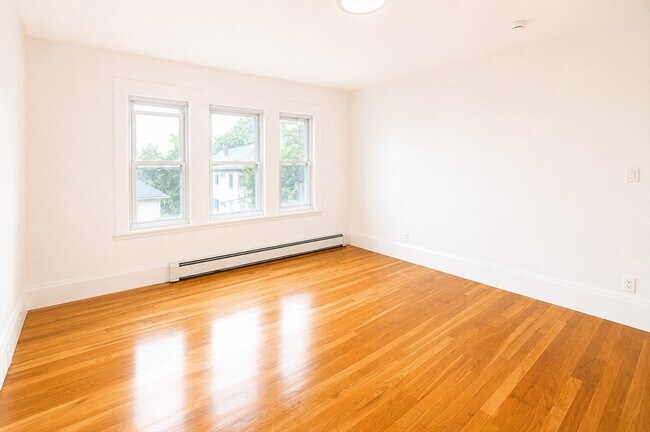 53 Sycamore St Unit 2