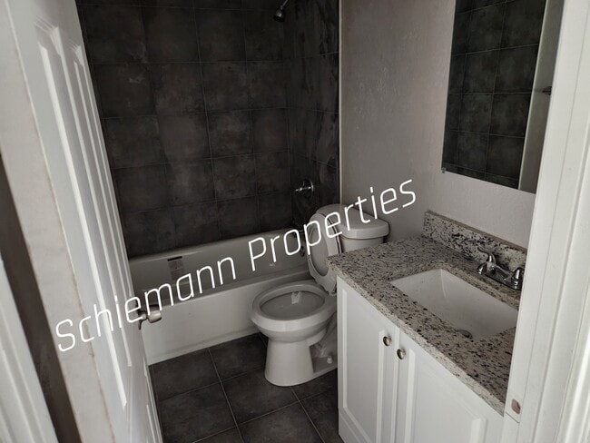 Photo - 202 N Getzendaner St