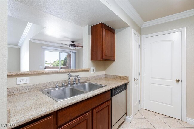 Photo - 1150 N Buffalo Dr Unit 2059