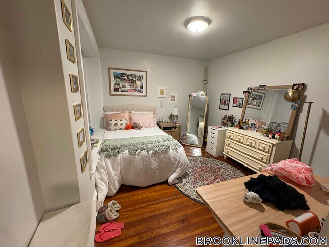 Photo - 1463 Beacon St Unit 3