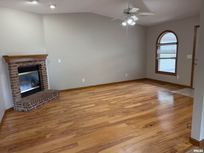 Photo - 613 Oakbrook Ave
