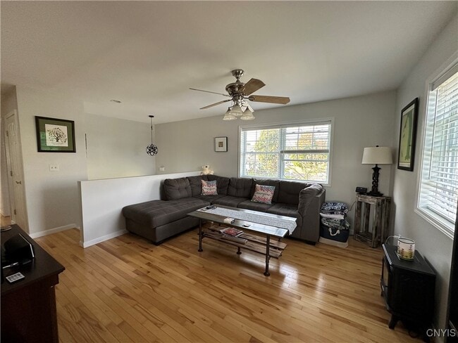 Photo - 737 Sleepy Hollow Rd