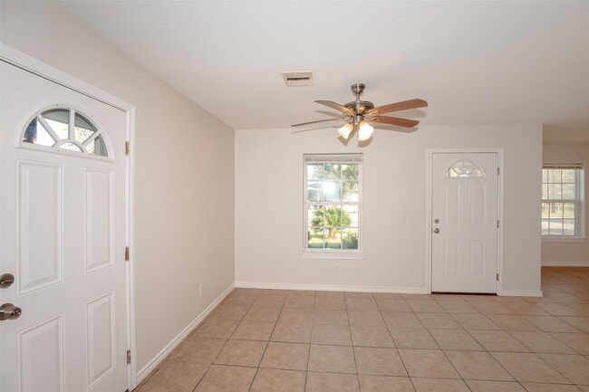 Photo - 305 S Westward St