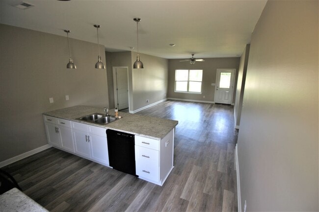 Photo - 216 Fern Bank Dr Unit B