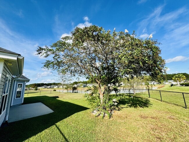 222 Macarthur Dr