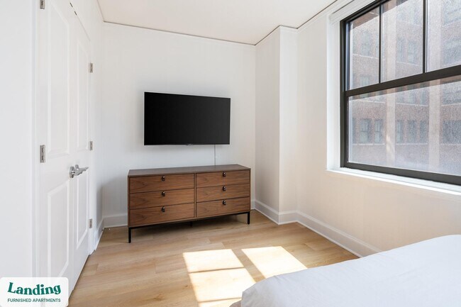 Photo - 933 McGee St Unidad 2-311.1411117