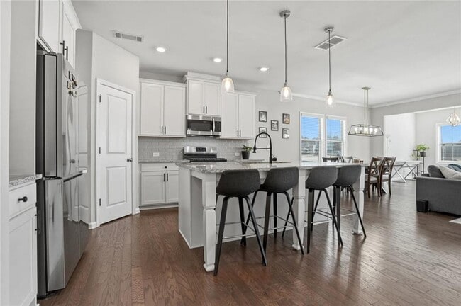 Photo - 504 Elm Bluff Way