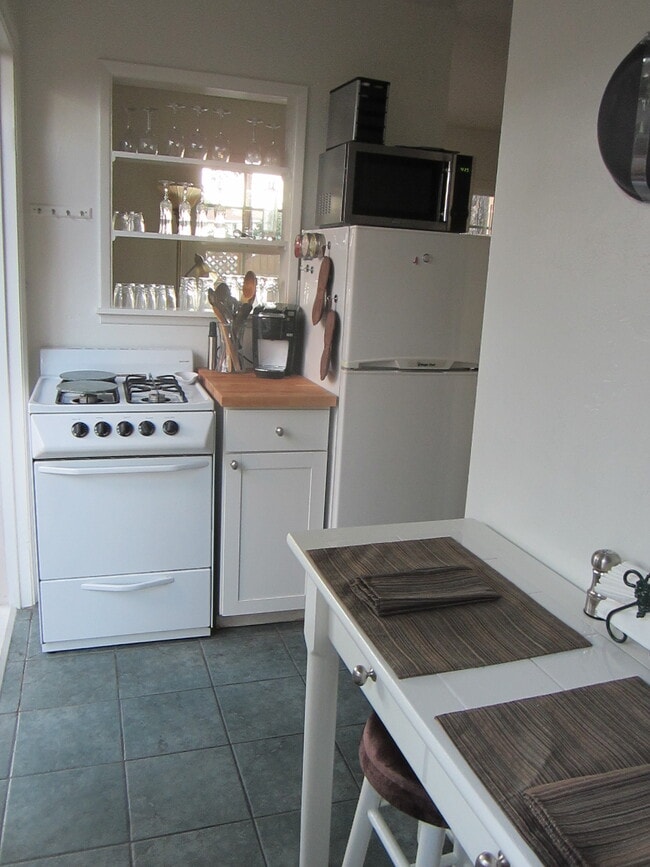 Photo - 655 Pomona Ave