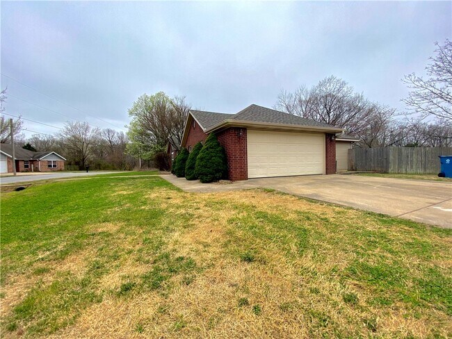 Photo - 42 Millsap Cir