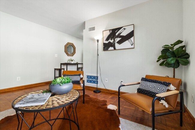 Photo - 613 Hamlin St NE