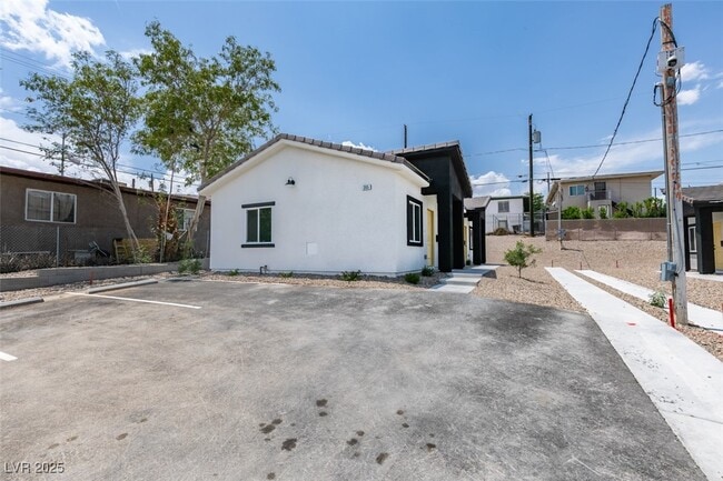 Photo - 365 N 16th St