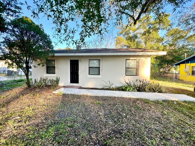 Building Photo - 1115 N Davis Ave Rental